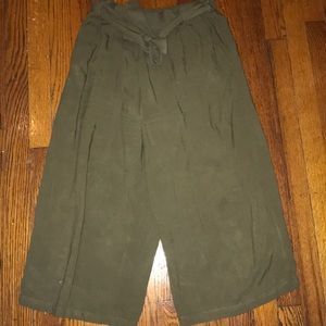 Gaucho pants with elastic tie waist